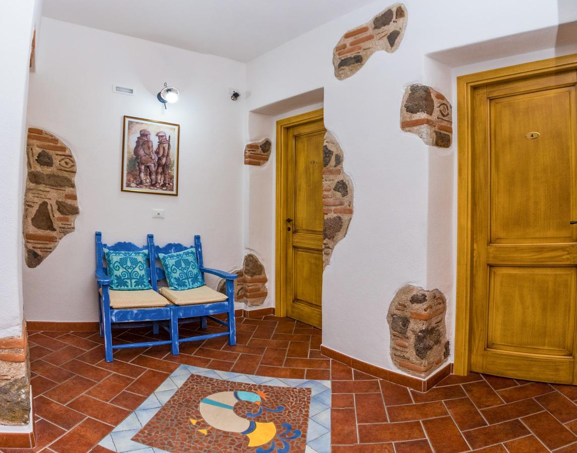 Faunele Orosei Exteriör bild